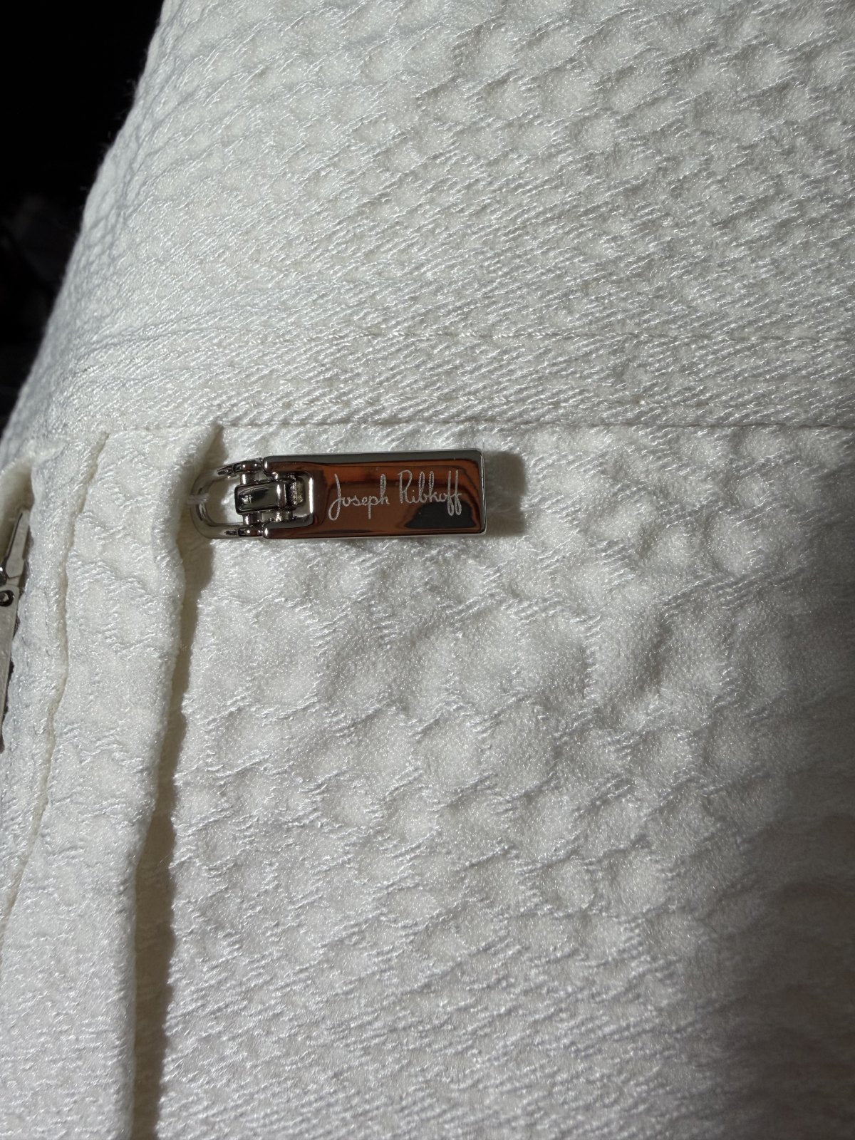Joseph Ribkoff White Textured Slim Ankle Pants Women's Size 6 Made in Canada