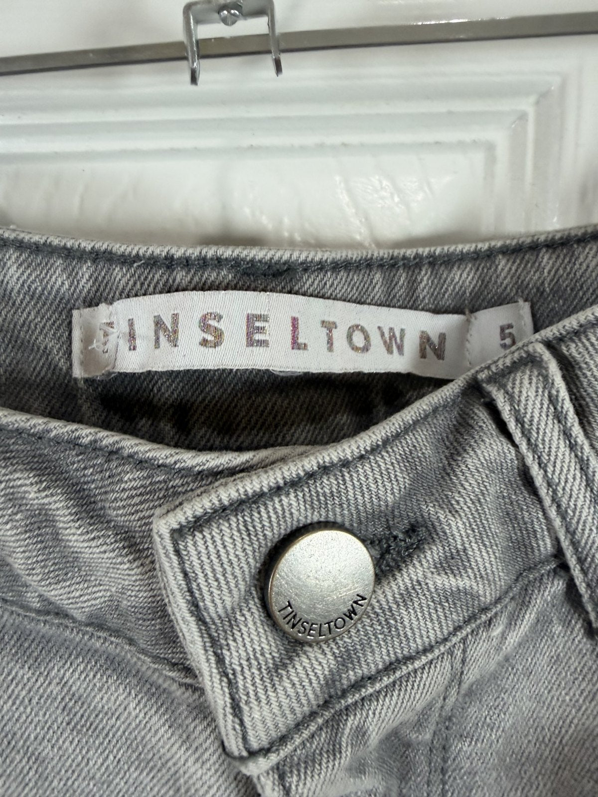 Tinseltown Wide Leg Jeans Grey Wash Frayed Seam High Rise NWT Size 5 27