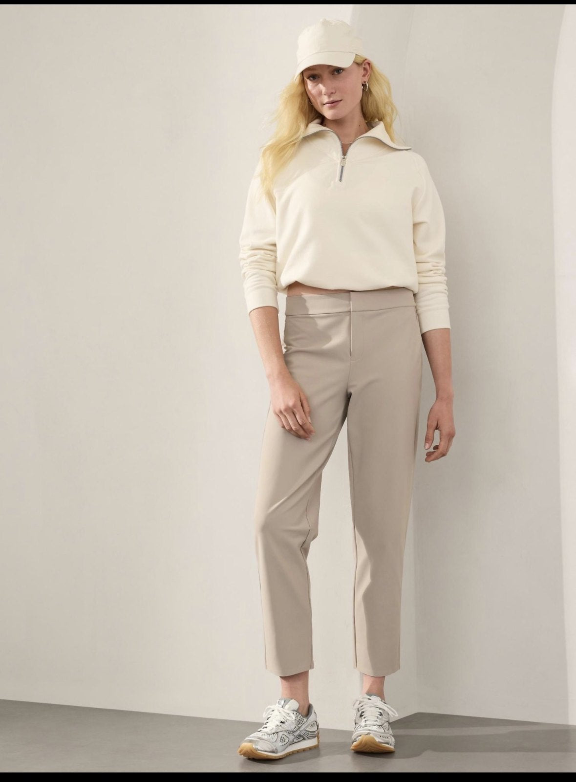 Athleta Stellar Straight Crop Pant Dune Beige Women’s Size 10
