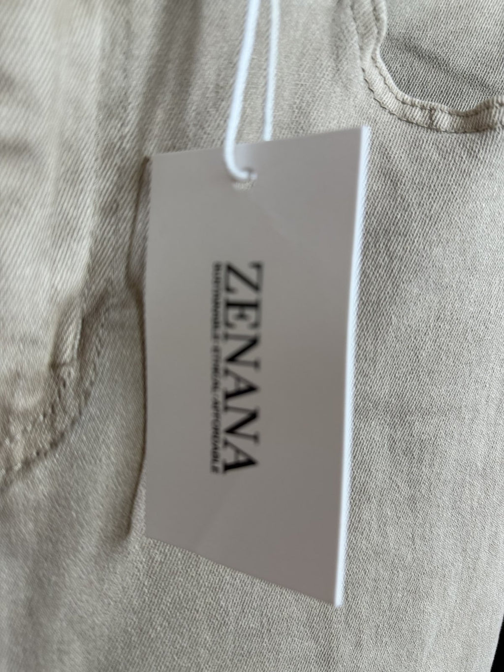 Zenana High Rise Wide Leg Crop Jeans – Beige – Size Medium – NWT