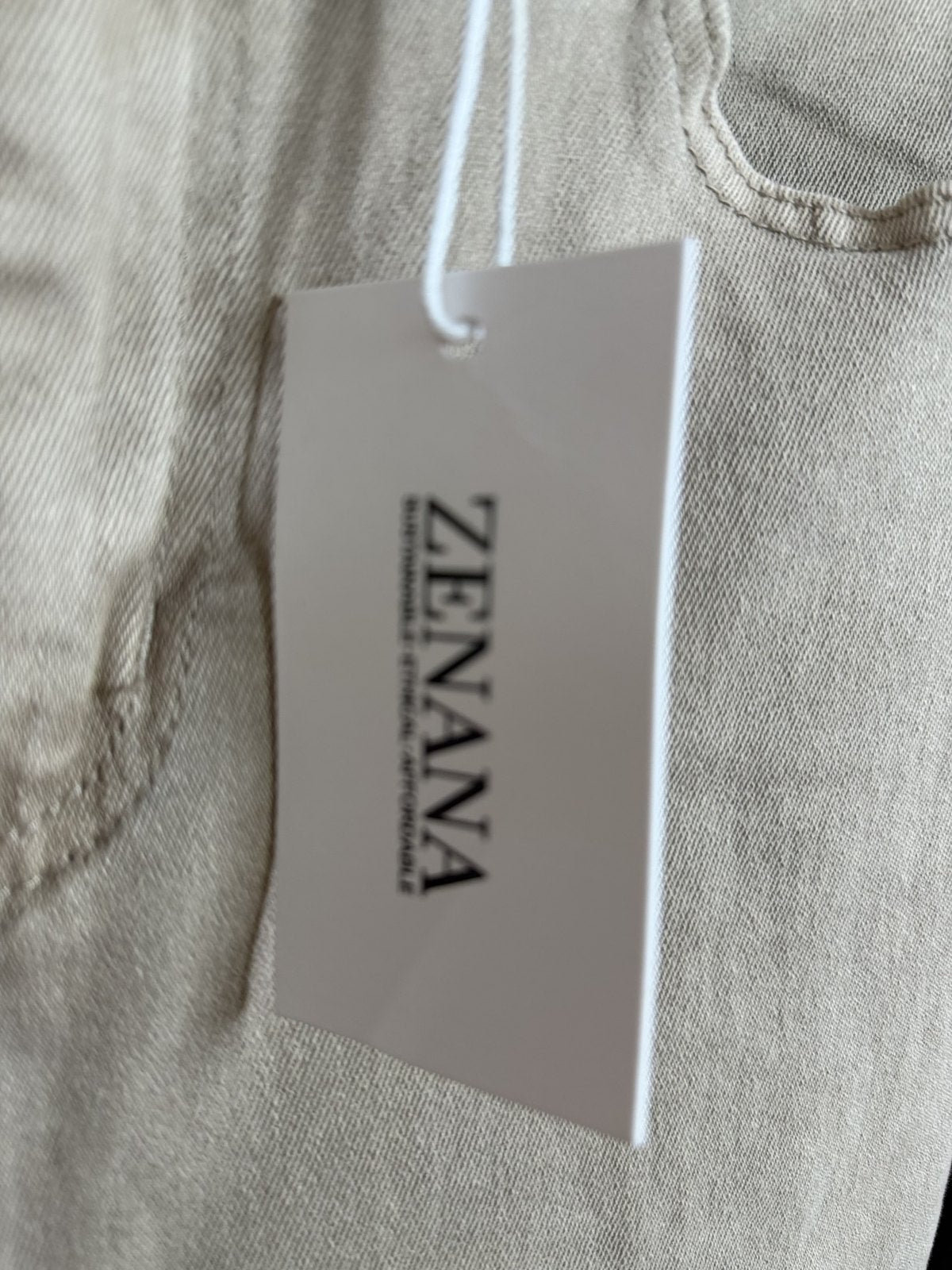 Zenana High Rise Wide Leg Crop Jeans – Beige – Size Medium – NWT