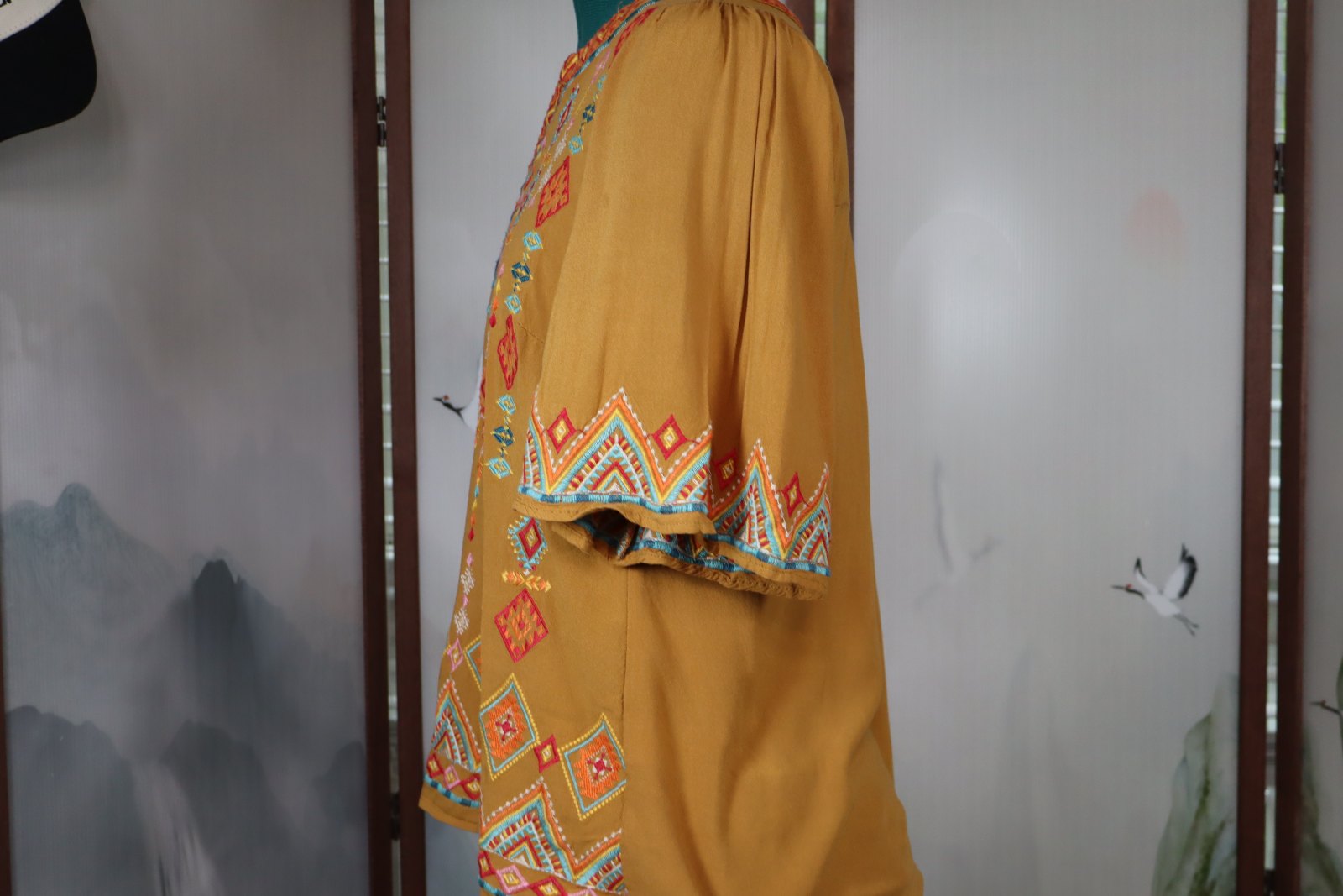 Savannah Jane Mustard Embroidered Boho Tunic Top Small 100% Rayon