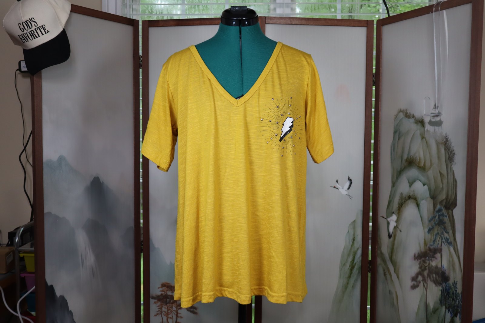 POL Mustard Yellow Lightning Bolt Graphic Tee Studded V-Neck Top Medium