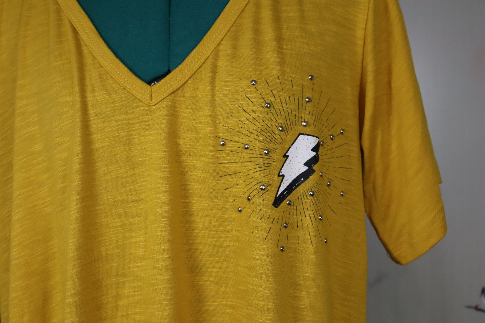 POL Mustard Yellow Lightning Bolt Graphic Tee Studded V-Neck Top Medium