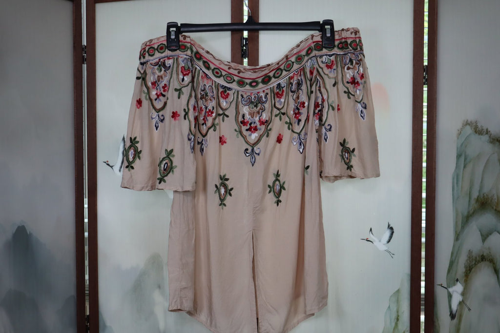 Democracy Shirts Off Shoulder Size Medium
